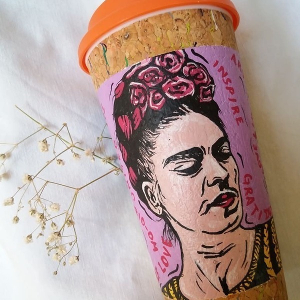 Frida Kahlo - But First Coffee - Ισοθερμικό ποτήρι ζωγραφισμένο στο χέρι - φελλός, κούπες & φλυτζάνια, frida kahlo
