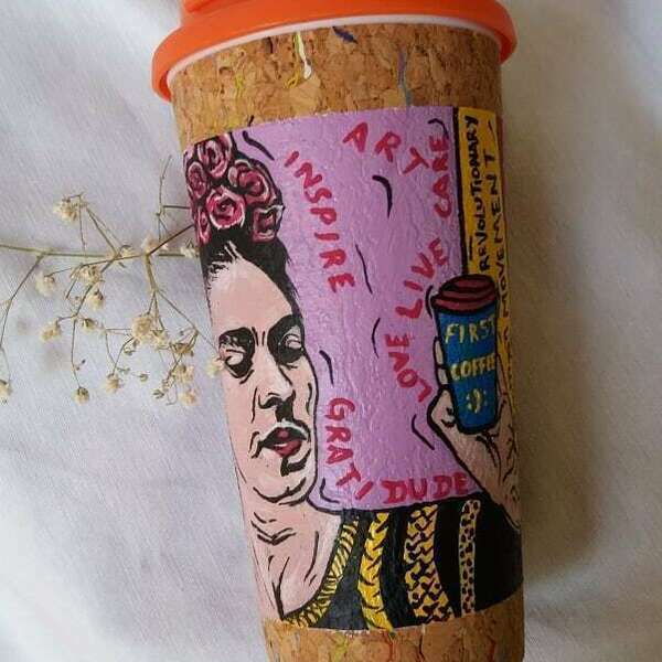 Frida Kahlo - But First Coffee - Ισοθερμικό ποτήρι ζωγραφισμένο στο χέρι - φελλός, κούπες & φλυτζάνια, frida kahlo - 2