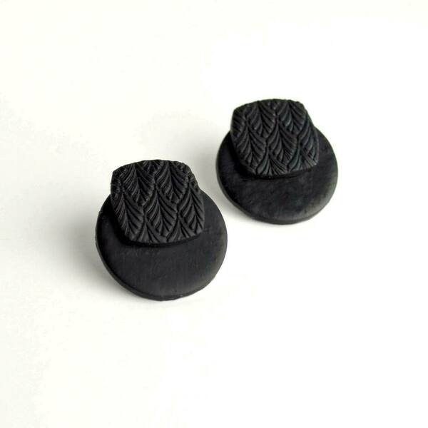 Μεγάλα κουμπωτά σκουλαρίκια σε μαύρο χρώμα - πηλός, καρφωτά, ατσάλι, μεγάλα - 2