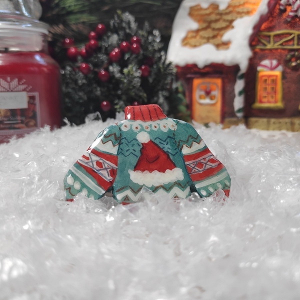 Καρφίτσα από πηλό, Χριστουγεννιάτικο πουλόβερ σκούφος - πηλός, χριστουγεννιάτικα δώρα, άγιος βασίλης - 2