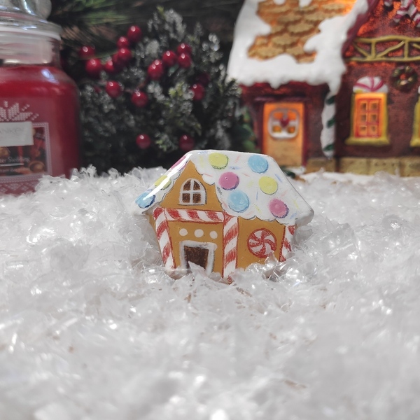 Καρφίτσα από πηλό, Χριστουγεννιάτικο μπισκοτόσπιτο gingerbread με ζαχαρωτά - σπίτι, χειροποίητα, χριστουγεννιάτικα δώρα - 2