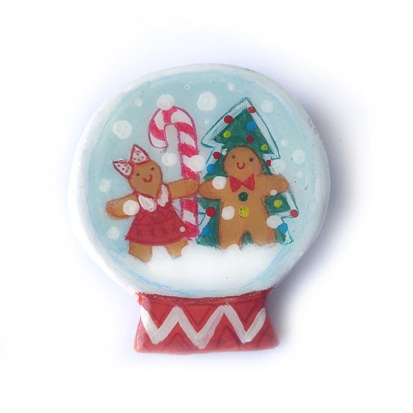 Καρφίτσα από πηλό, Χριστουγεννιάτικη χιονόμπαλα με gingerbread μπισκότα - χειροποίητα, χριστουγεννιάτικα δώρα