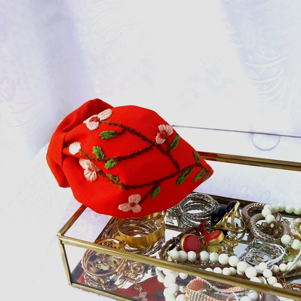 Χειροποίητη φλοράλ στέκα με κέντημα στο χέρι σε κόκκινο λινό ύφασμα σε στυλ vintage / Handmade floral headband embroidery in red linen cloth style vintage - στέκες - 3