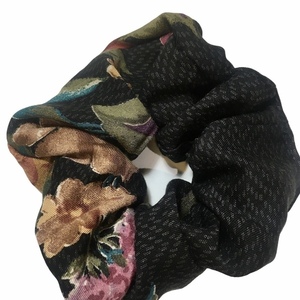 Handmade Scrunchie Black and Flowers - λαστιχάκια μαλλιών