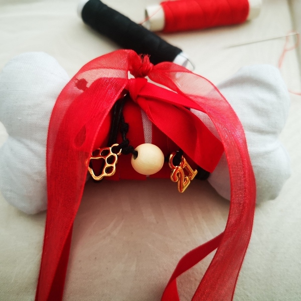 Γούρι - υφασμάτινο χριστουγεννιάτικο στολίδι & κρεμαστό για το λαιμό 2021 (κόκκαλο) - ύφασμα, γούρια - 3