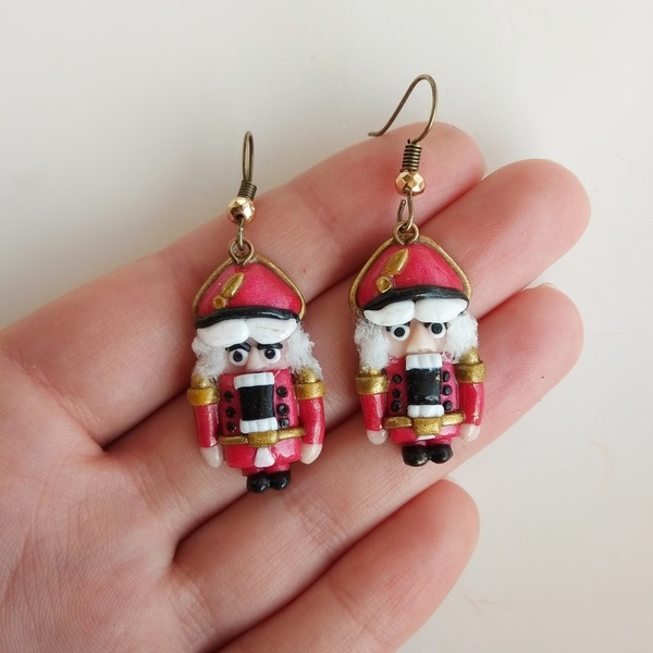 Καρυοθραύστες σκουλαρίκια με ημιπολύτιμο αιματίτη - ημιπολύτιμες πέτρες, πηλός, χριστουγεννιάτικο, κρεμαστά - 2