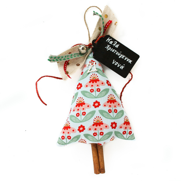 Γούρι πράσινο κόκκινο δεντράκι σε ξύλο κανέλας - ύφασμα, χριστουγεννιάτικα δώρα, γούρια, δέντρο