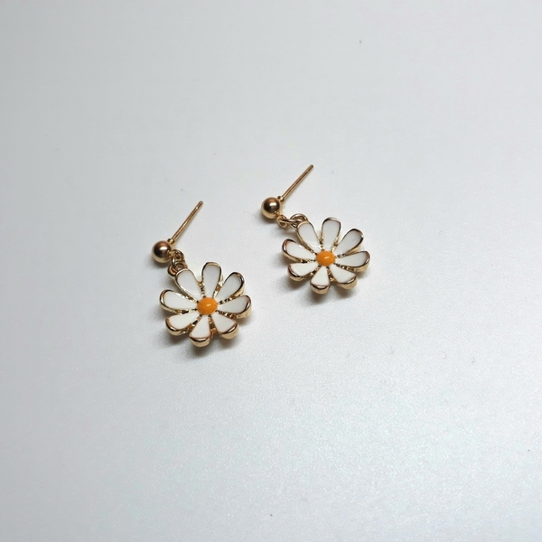 "Minimal daisies"- Κρεμαστά σκουλαρίκια μαργαρίτες από ορείχαλκο (2,5εκ.) - ορείχαλκος, λουλούδι, καρφωτά, μικρά, faux bijoux - 4