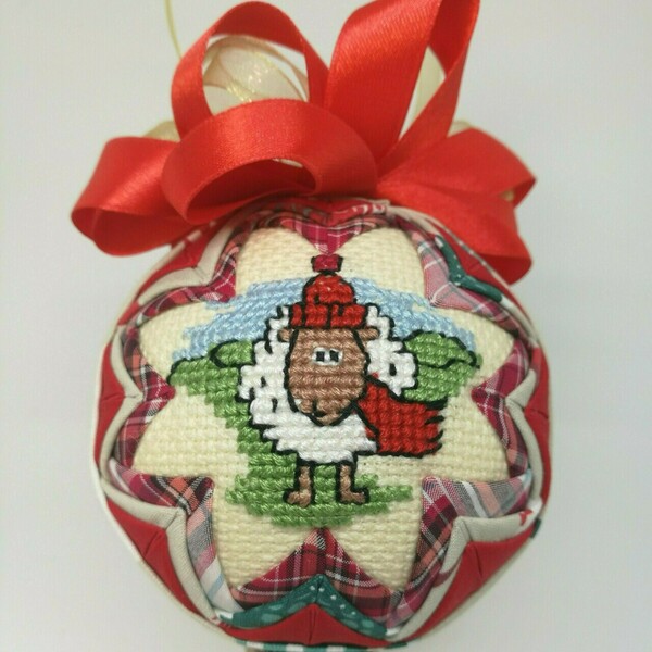Χριστουγεννιάτικη μπάλα στολίδι με κεντητό αρνάκι - ύφασμα, χριστουγεννιάτικα δώρα, στολίδια, μπάλες
