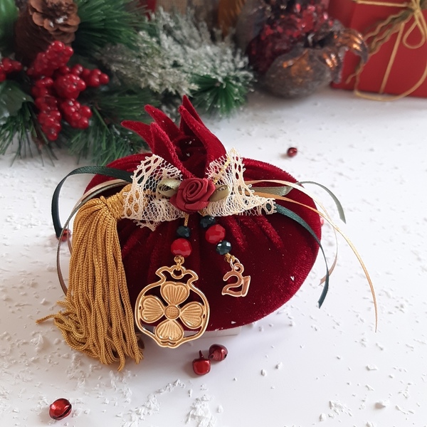 Γούρι βελούδινο ρόδι μπορντό - ύφασμα, βελούδο, ρόδι, χριστουγεννιάτικα δώρα, γούρια - 5