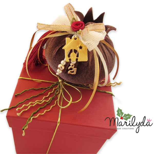 Γούρι βελούδινο ρόδι καφέ - ύφασμα, βελούδο, ρόδι, χριστουγεννιάτικα δώρα, γούρια - 5