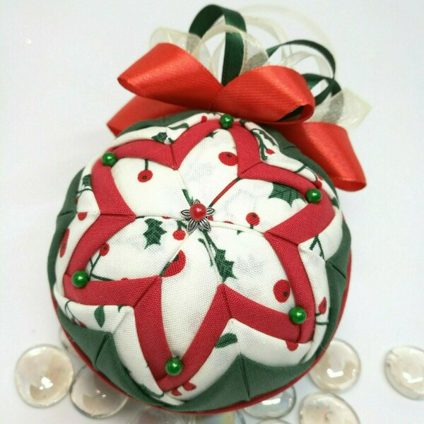 Χριστουγεννιατικο στολίδι σε παραδοσιακά χρώματα - ύφασμα, γούρι, χριστουγεννιάτικα δώρα, στολίδια, μπάλες