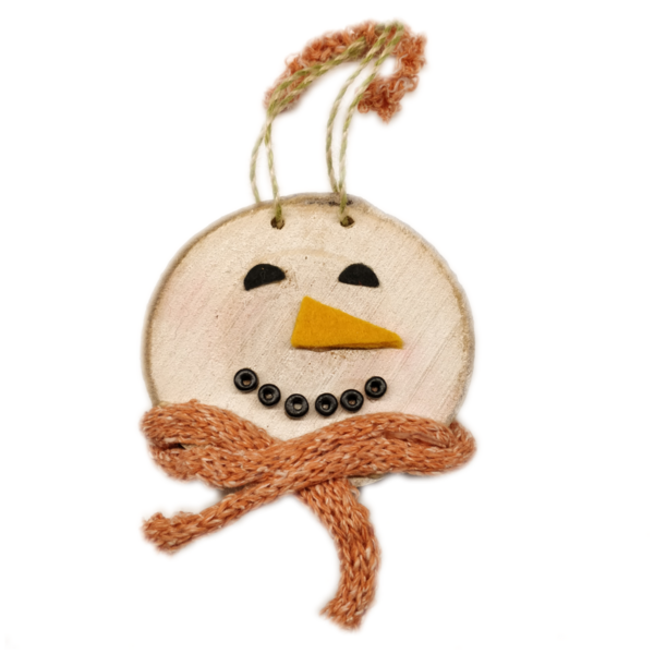 "Χιονάνθρωπος!" – Λευκός Χιονάνθρωπος χειροποίητο στολίδι δέντρου από ξύλο, μάλλινο κασκόλ και ανάγλυφα στοιχεία, διάμετρος 10 εκ. - ξύλο, χιονάνθρωπος, χριστουγεννιάτικα δώρα, στολίδι δέντρου, στολίδια