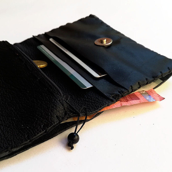 Δερμάτινο γυναικείο πορτοφόλι (εικαστικό αξεσουάρ) - δέρμα, γυναικεία, μαύρα, πορτοφόλια - 4