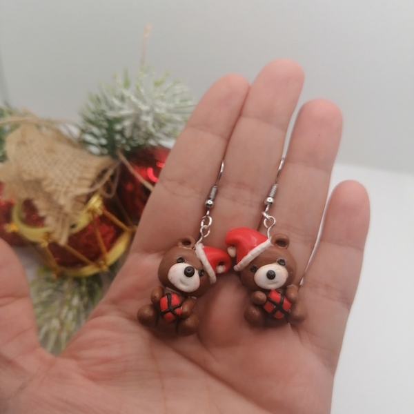 Χειροποίητα Χριστούγεννιατικα αρκούδακια σκουλαρίκια από πλυμπιακό πηλός - πηλός, κρεμαστά, χριστούγεννα, χριστουγεννιάτικα δώρα - 2