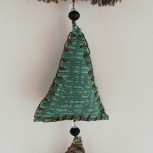 Μόμπιλε κατασκευή απο υφασμάτινα δεντράκια με πέταλο - ύφασμα, διακοσμητικά, χριστουγεννιάτικα δώρα, δέντρο - 4
