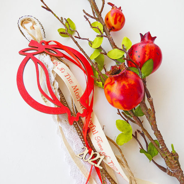 Χειροποίητο γούρι Pomegranate - ξύλο, ρόδι, χριστουγεννιάτικα δώρα, γούρια - 2