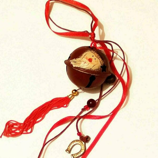 Γούρι Άγιος βασίλης, κρεμαστό με κόκκινη κορδέλα, φούντα και πέταλο - ύφασμα, μέταλλο, άγιος βασίλης, πρωτότυπα δώρα, γούρια - 2