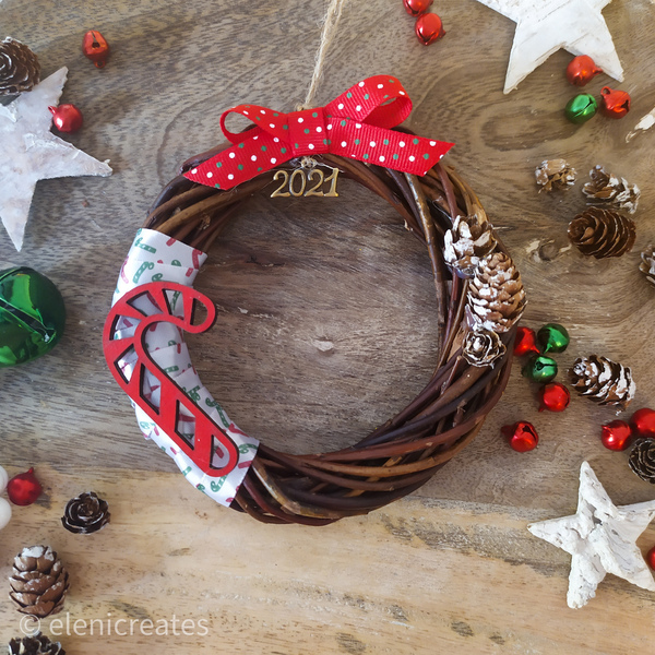 Στεφανάκι - στολίδι "φίλα με κάτω από το γκι" - ξύλο, στεφάνια, χριστουγεννιάτικα δώρα, στολίδια - 2