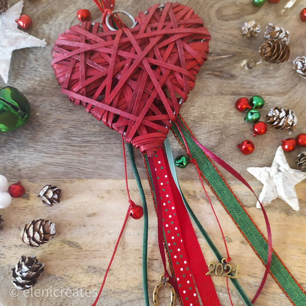 Γούρι "κόκκινη καρδιά" - ξύλο, χριστουγεννιάτικα δώρα, γούρια - 2