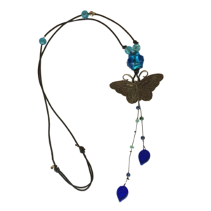 Μακρύ μενταγιόν με πεταλούδα και μπλε γυαλόχαντρες - ορείχαλκος, πεταλούδα, χάντρες, μακριά, μεγάλα