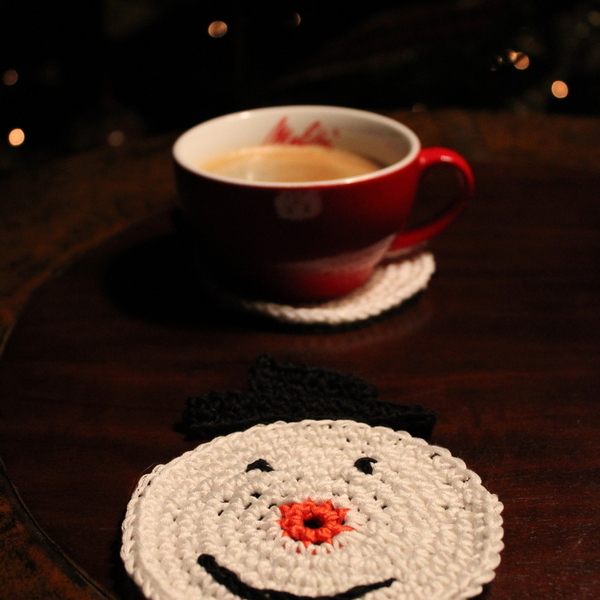 Σουβέρ πλεκτός χιονάνθρωπος - σουβέρ, χιονάνθρωπος, χριστουγεννιάτικα δώρα, είδη κουζίνας, είδη σερβιρίσματος - 4