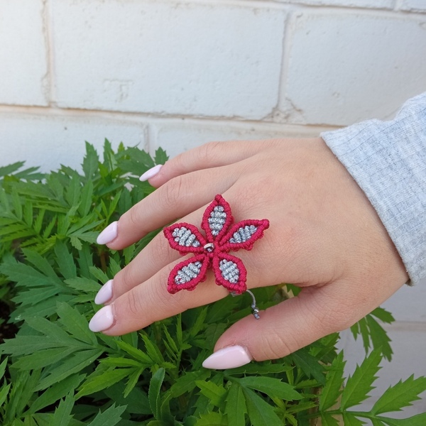 Δαχτυλίδι μακραμέ λουλούδι κόκκινο με ασημί αιματίτες - μακραμέ, λουλούδι, boho, αυξομειούμενα - 4