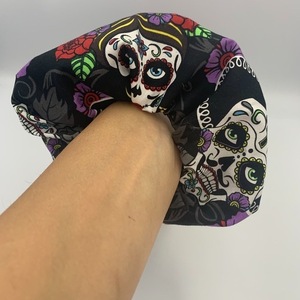 Scrunchie σε pattern Νεκροκεφαλές - ύφασμα, rock, frida kahlo, λαστιχάκια μαλλιών - 2