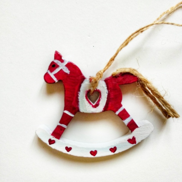 Ξύλινο διακοσμητικό αλογάκι Alsace Deep Red Hearts. - ξύλο, δώρο, χριστουγεννιάτικα δώρα, στολίδια