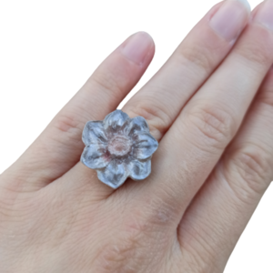 Ατσάλινο δαχτυλίδι με λουλούδι πολυμερικού πηλού. - λουλούδι, ατσάλι, μεγάλα, αυξομειούμενα, φθηνά
