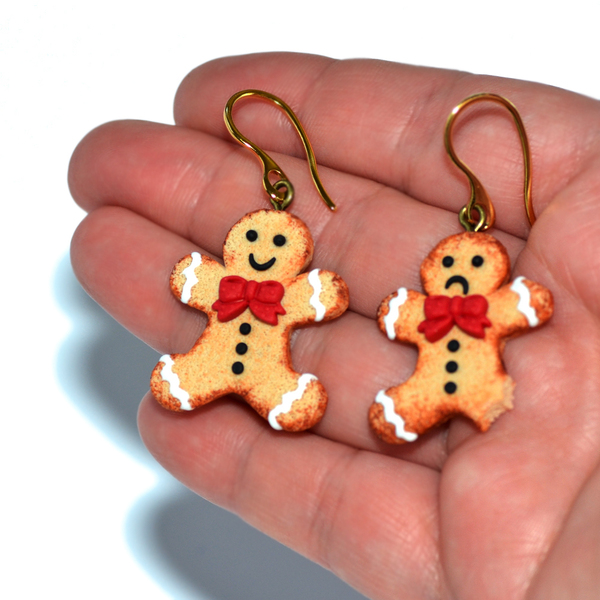 Χριστουγεννιάτικα κρεμαστά σκουλαρίκια μπισκότα gingerbread man από πηλό - πηλός, κρεμαστά, χριστουγεννιάτικα δώρα - 3
