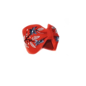 Χειροποίτη φλοράλ στέκα με κέντημα στο χέρι σε κοκκινο λινό ύφασμα / Handmade floral embroidery headband in red linen cloth . - στέκες - 3