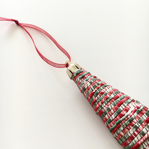 Μοναδικο χειροποίητο Χριστουγεννιάτικο στολίδιμε βαμβάκι, λευκο κόκκινο με λευκό πράσινο. - χειροποίητα, χριστουγεννιάτικο, στολίδι δέντρου, στολίδια - 2