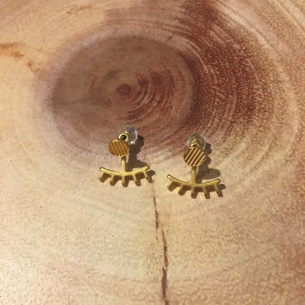 Δίπλα σκουλαρίκια με βλεφαρίδες - επιχρυσωμένα, ορείχαλκος, μάτι, καρφωτά, μικρά