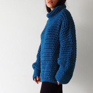 Πλεκτό χειροποίητο μακρύ πουλόβερ σε απόχρωση του μπλε - μαλλί, crop top, μακρυμάνικες - 2