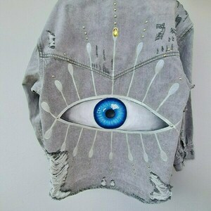 Jacket eye