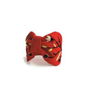 Χειροποίτη φλοράλ στέκα με κέντημα στο χέρι σε κοκκινο λινό ύφασμα σε ρομαντικό στυλ / Handmade floral embroidery headband in red linen cloth . - στέκες