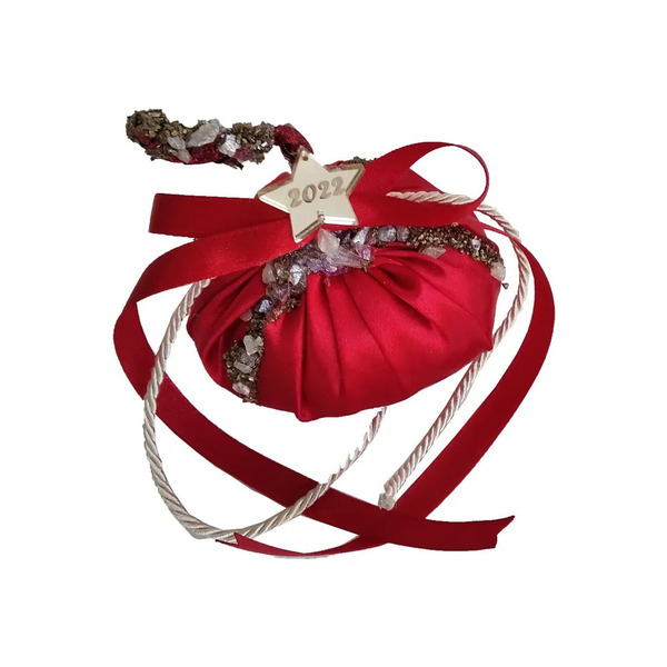 Κολοκύθα γούρι 2023 σατέν κόκκινη (11cm) - ύφασμα, χριστουγεννιάτικο, χριστουγεννιάτικα δώρα, κολοκύθα, γούρια