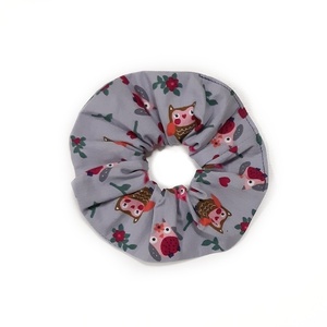 Scrunchie/ Λαστιχάκια μαλλιών 'γκρι κουκουβάγιες'- 1 τεμάχιο - ύφασμα, απαραίτητα καλοκαιρινά αξεσουάρ, λαστιχάκια μαλλιών