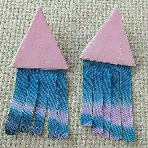σκουλαρίκια ροζ παστέλ καρφωτά γεωμετρικά τρίγωνα παπιέ μασέ χαρτί με ύφασμα - μακριά, καρφωτά, μεγάλα, faux bijoux, φθηνά - 2