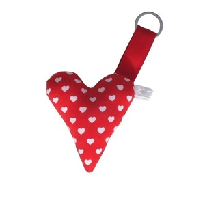 Μπρελόκ υφασμάτινη καρδιά - κόκκινη με καρδούλες - καρδιά, μπρελόκ, χειροποίητα, romantic, αγ. βαλεντίνου, δώρα για γυναίκες