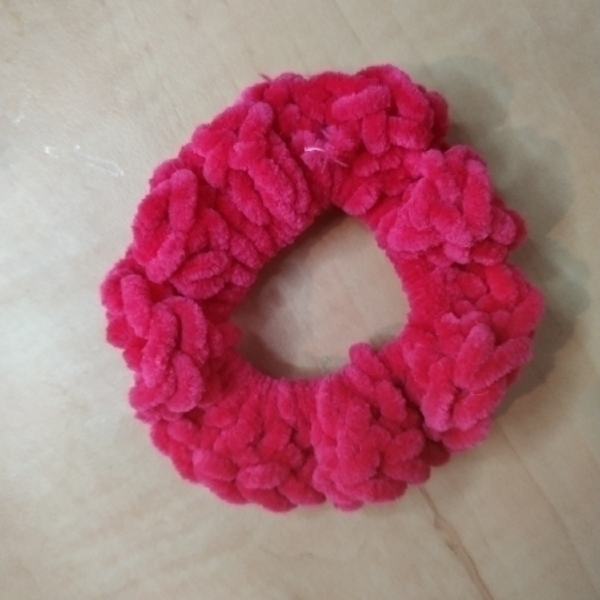 Velvet pink scrunchie - νήμα, βελούδο, λαστιχάκια μαλλιών - 2