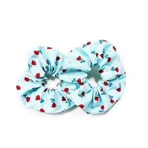 Scrunchie/ Λαστιχάκι μαλλιών 'τριανταφυλλάκια light aqua' - 1 τεμάχιο - ύφασμα, απαραίτητα καλοκαιρινά αξεσουάρ, λαστιχάκια μαλλιών - 2