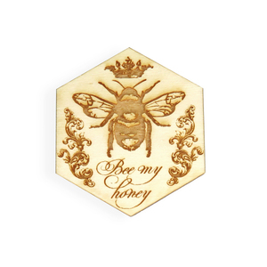 Ξύλινη καρφίτσα με χάραξη "Bee my honey"" - ξύλο, αξεσουάρ, χάραξη, αγ. βαλεντίνου