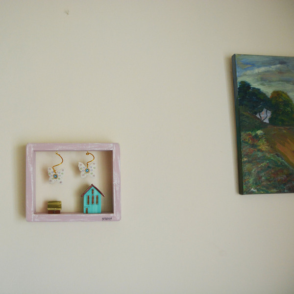 Κάδρο ξύλινο χειροποίητο Κεραμικές πεταλούδες με σπίτι 24x20x5 Ρόζ Καπαδάκης - ζωγραφισμένα στο χέρι, πίνακες & κάδρα, κορίτσι, χειροποίητα, παιδικά κάδρα - 4