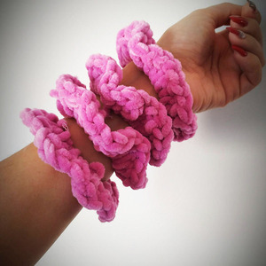 Κοκαλάκι scrunchy πλεκτό χειροποίητο βελουτέ φούξια - λαστιχάκια μαλλιών - 2