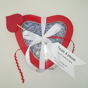 Ερωτικό παιχνίδι "Tease & please" love game σε μεταλλικό κουτί 15x15εκ - παιχνίδια, σετ, ζευγάρια, αγ. βαλεντίνου, σετ δώρου - 3