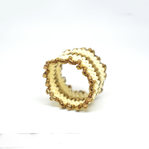 Δαχτυλίδιχειροποίητο εκρού και χρυσαφί με χάντρες Miyuki delica - χάντρες, miyuki delica, σταθερά, μεγάλα - 2