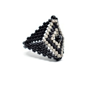 Mαύρο γεωμετρικό δαχτυλίδι με χάντρες Miyuki delica - χάντρες, miyuki delica, σταθερά, δώρα για γυναίκες - 4