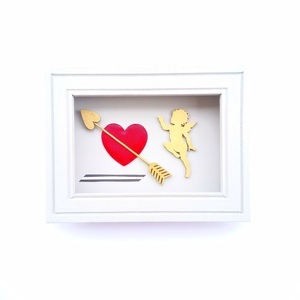 Καδράκι ξύλινο με Κόκκινη Καρδιά, Χρυσό βέλος και Xρυσό Άγγελο 21,5x16,5x3.5 - πίνακες & κάδρα, καρδιά, αγάπη, διακοσμητικά, δώρα αγίου βαλεντίνου, αγγελάκι